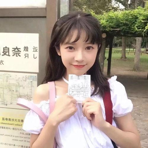 抖音娱乐吃瓜头像女,揭秘娱乐八卦背后的故事”